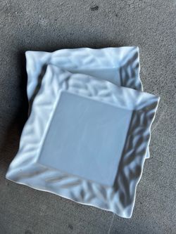 Trays / plates set 4 Dlrs