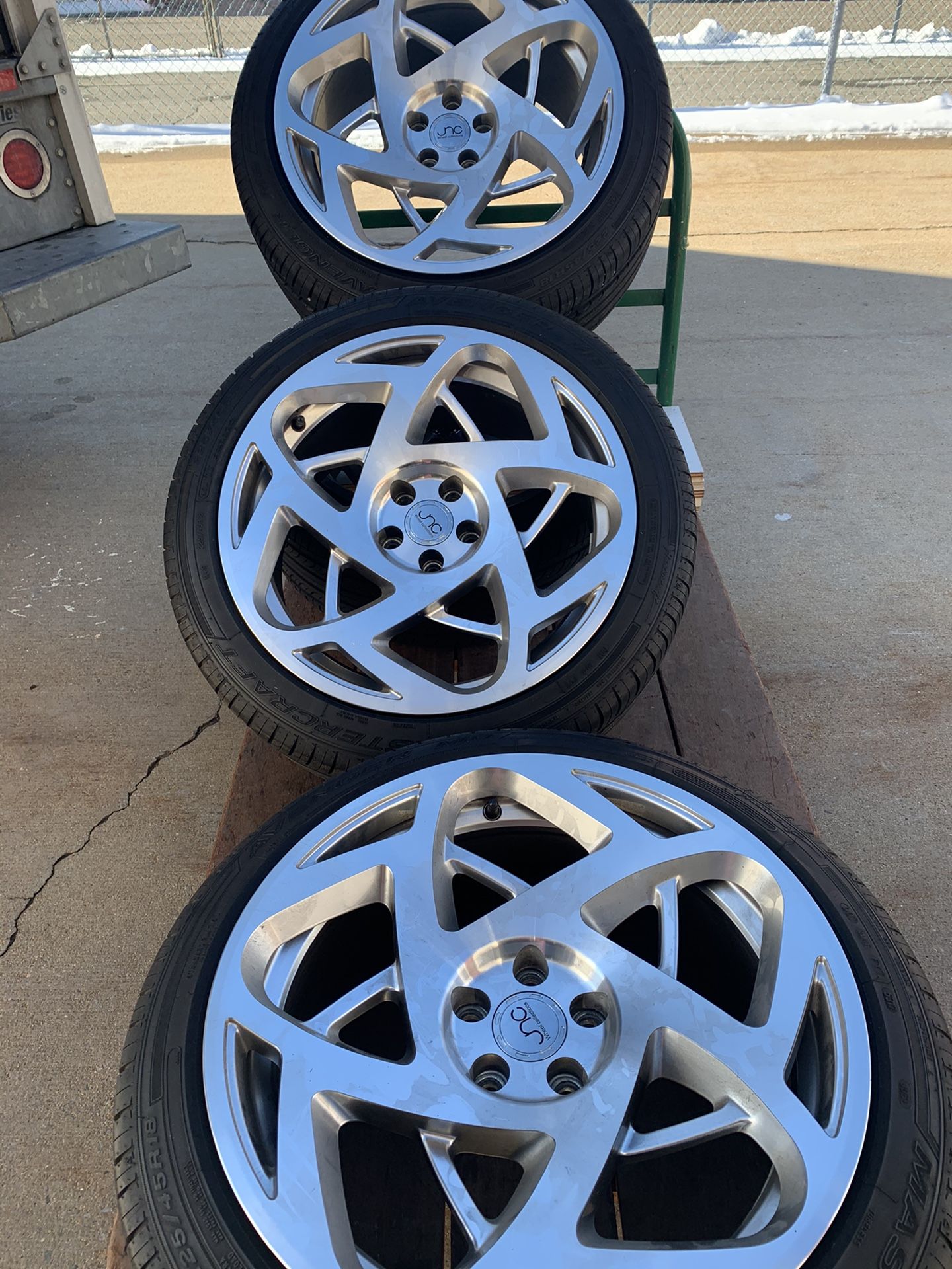 Jnc 18” wheels, 5x105 bolt pattern, fits on Chevy sonic, Buick Encore and Chevy Cruze-not the diesel model with tires