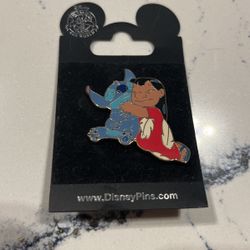 DISNEY pin 2004 LILO HUGGING STITCH