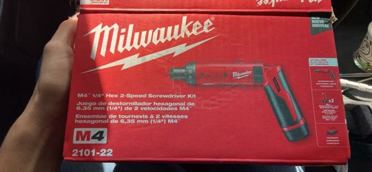 Milwaukee M4 1/4" Hex 2-Speed Screwdriver Kit