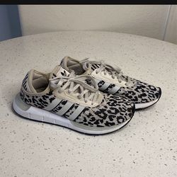 Adidas Cheetah Print Size 7.5