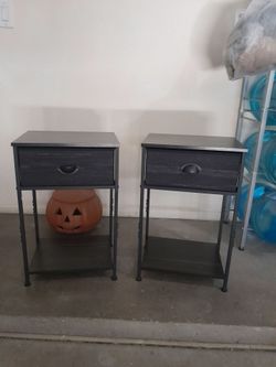 2 small room night stands