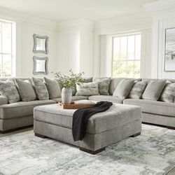 NEW Bayless 3pc. Sectional
