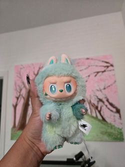 Labubu.