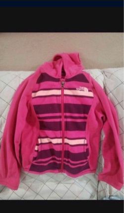 Suéter Para Niña De Nort Face talla 6  En Buenas Condiciones $30