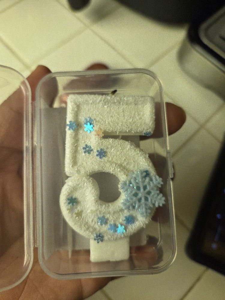 Elsa Frozen Cake Topper And #5 Candle