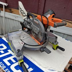 RIDGID 120-Volt Corded 10-Inch Compound Miter Saw R4112