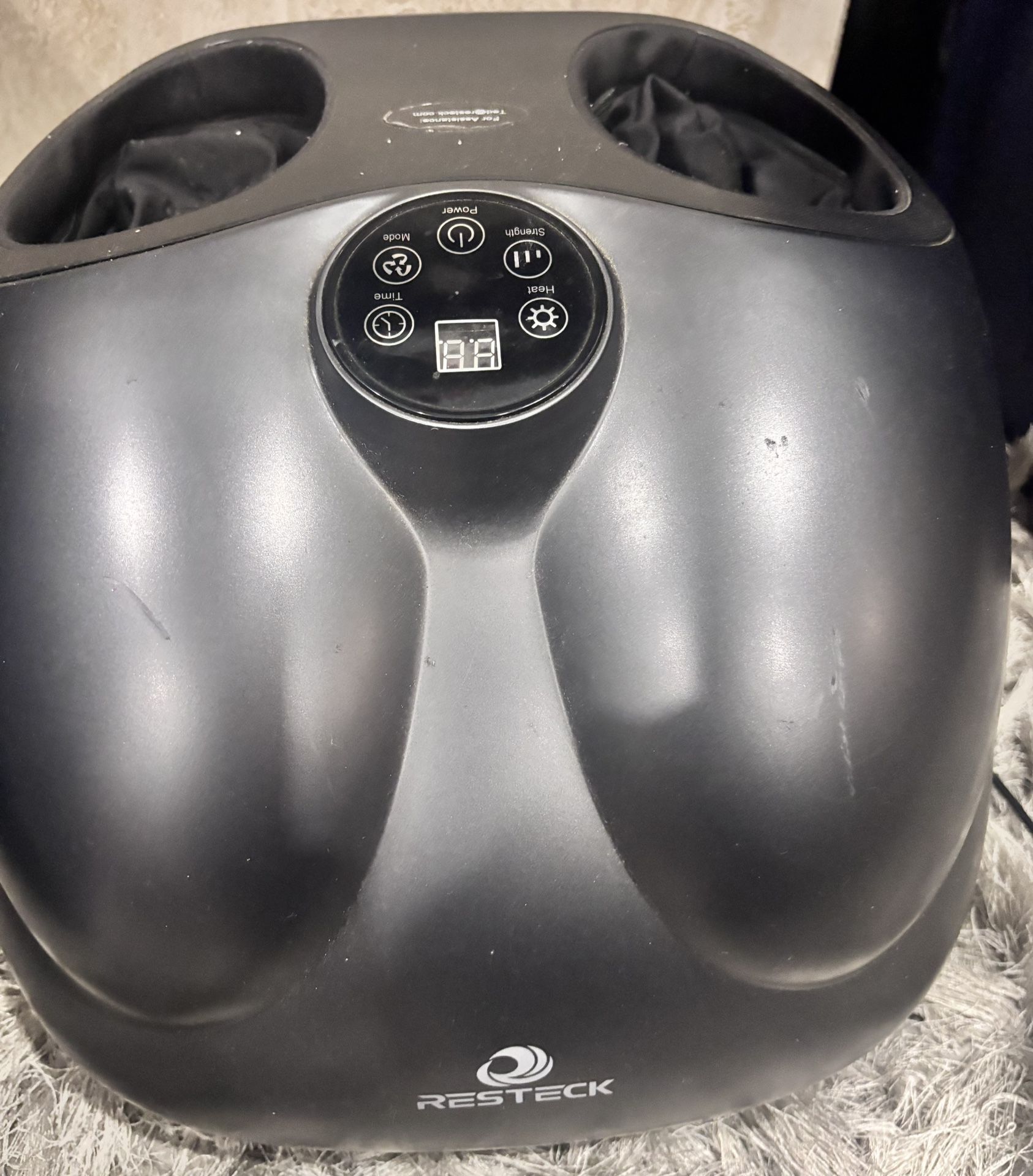 Resteck Professional Digital Shiatsu Foot Massager with Heat – Excellent Condition – plug