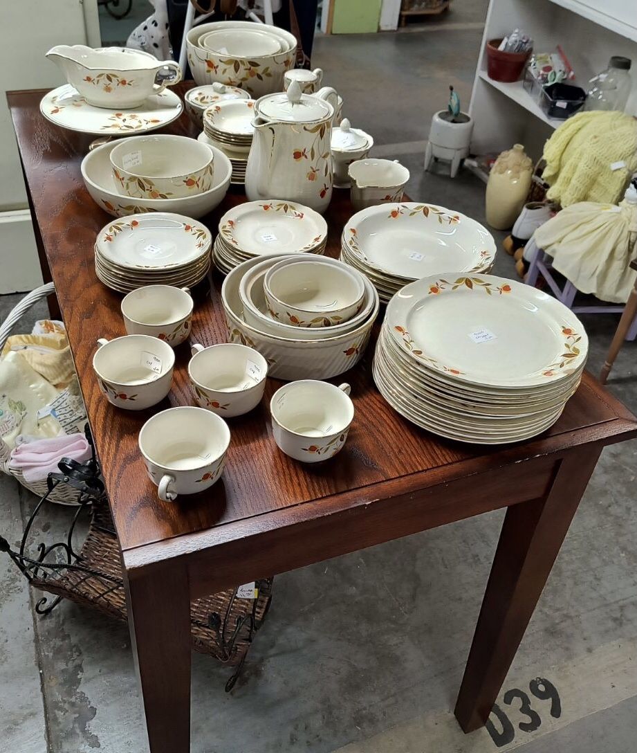 Hall Autumn Leaf Jewel Tea Dishes