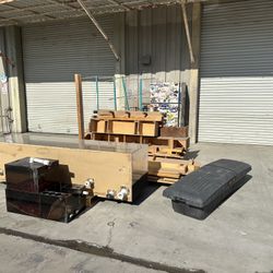Curb Alert! Free! Everything Is Still There As Of 1:30pm Saturday The 28th Of June 