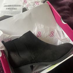 (*Brand New-Still in Box*) Super Cute Black Avery Ankle Booties - Size 9.5