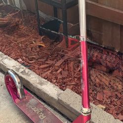 Razor pink girls scooter With Kickstand 