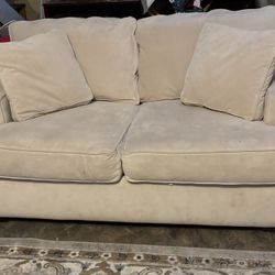 Loveseat Couch cream with 2 throw pillows