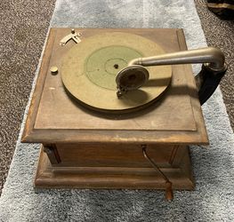 Antique Columbia Graphophone Record Player