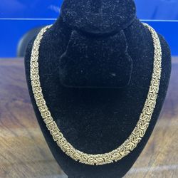14k Ladies Chain Semi Hollo 17 Inches Pick Up Only!