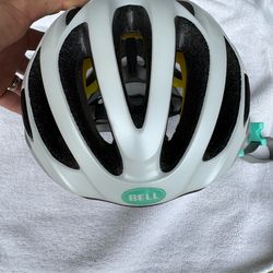 Bell Cycling Helmet women’s size S/M - like new