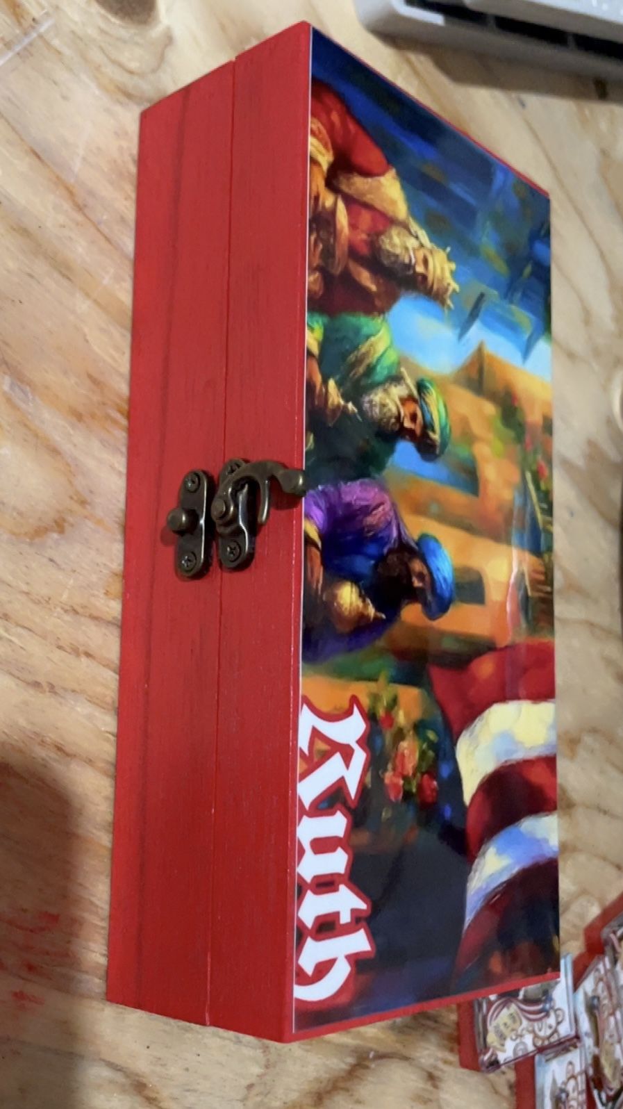 Playing Dominos De Reyes magos