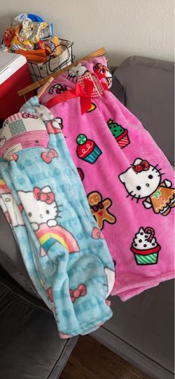 Hello kitty throws