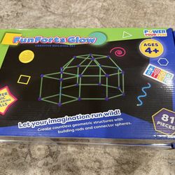 Fort Kits (glow In The Dark) Ages 4+
