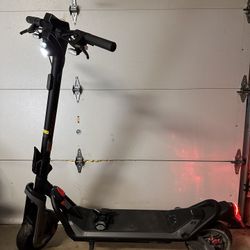 Segway GT3 Electric SuperScooter 45 Miles Max Range & 31 Mph Top Speed