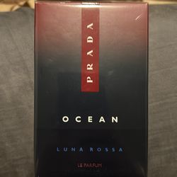 Prada Luna Rossa Ocean