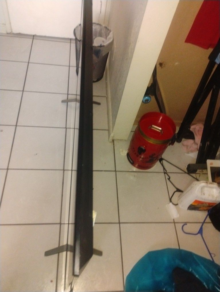 Phillips Smart Flat Screen TV /59"