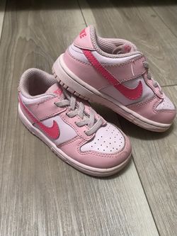 Nike Triple Pink Dunks