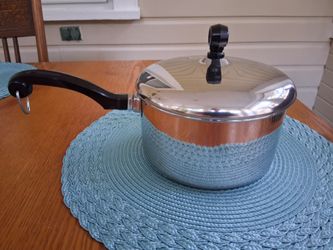 Farberware 2 Quart Sauce Pot with Lid