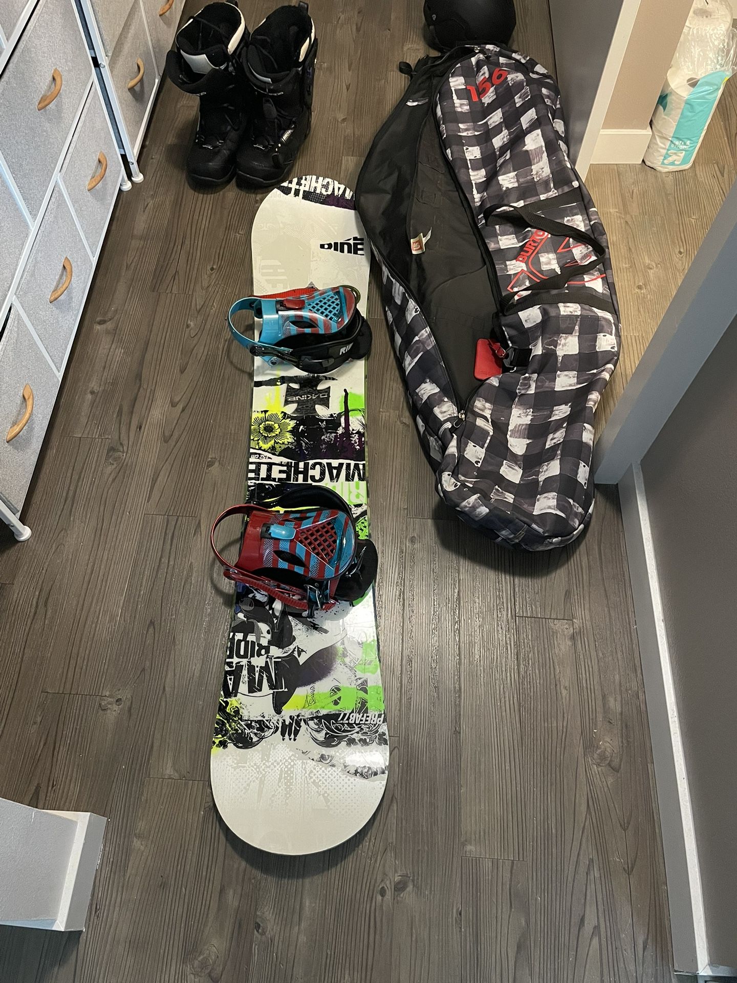 152” Ride Snowboard!! 