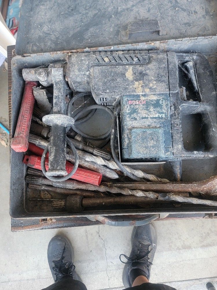Bosch Concrete Drill And Accesories