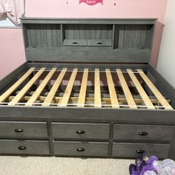 queen bed with storages