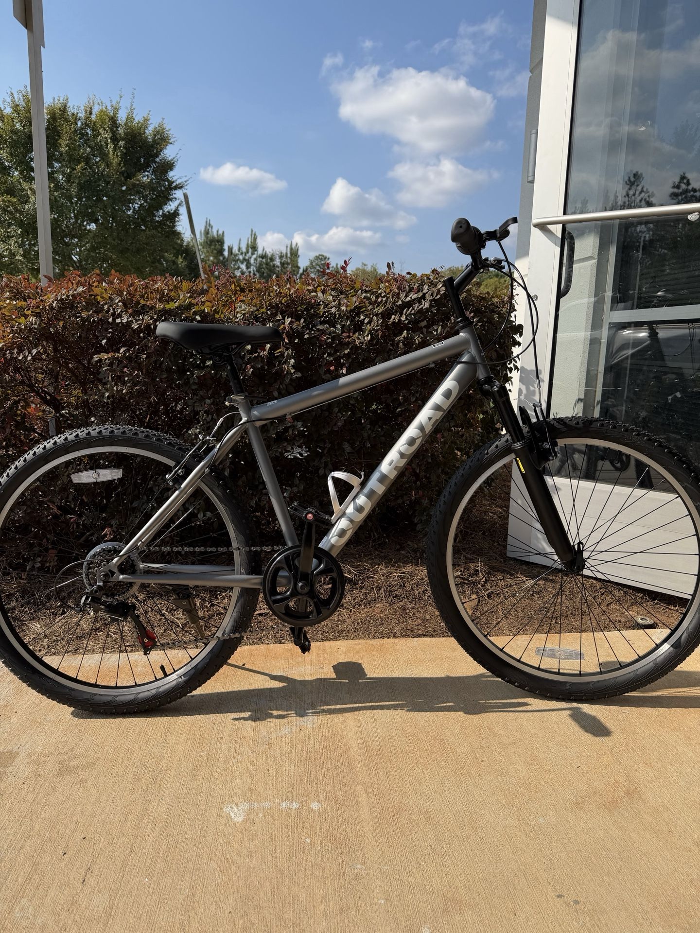 26-Inch Mountain Bike Lightweight Adult Bicycle with 7/21-Speed Options, Durable Metal Frame, Dual Disc/V Brakes, Ideal for Both Men and Women, Gre