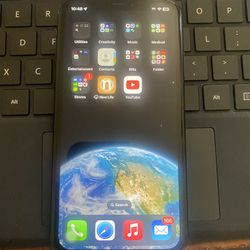 iPhone XR 64G  (No Dings Or Scratches )