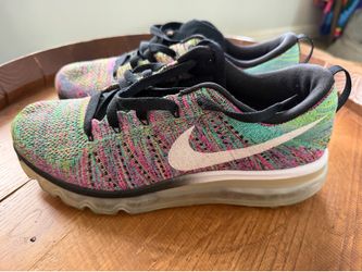 Women’s Nike Air Max size 9.5