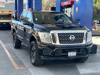 2017 Nissan Titan