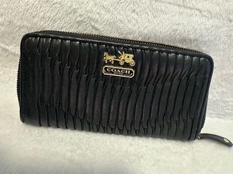 COACH ACCORDION WALLET