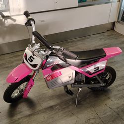 Razor electric dirt bike new - on special cash deal $239 🤩