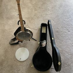 Deering Goodtime Special 5 String Banjo w/Accessories