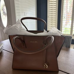 Brand NEW with Tags - Michael Kors Avril Leather Bag
