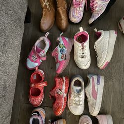 Girl Shoes / clothes 