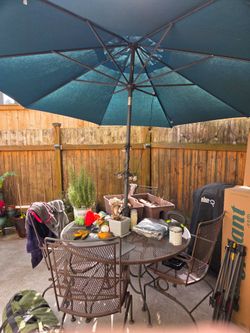 ​🚨 FREE Patio Table & Chairs Set (Umbrella Included!)