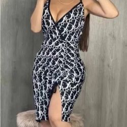 WOMEN'S ELEGANT DRESS SMALL OR MEDIUM AVAILABLE
