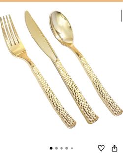 600 PC gold set of plastic silverware