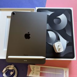 Apple iPad Air 5th Generation (M1 Chip) 64GB with Box, Pen And Keyboard 