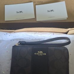 New Coach  Zip Wrist Wallet -  Brown