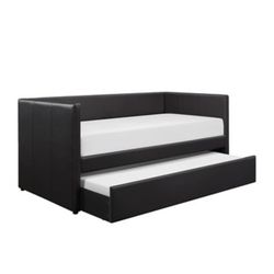 Twin day Bed With Twin Trundle 