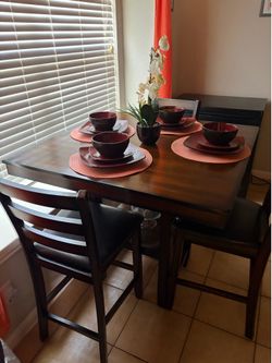 Table set / tv stand and shelves