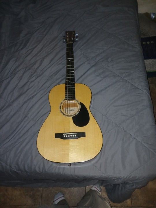 Austin acoustic guitar excellent shape 