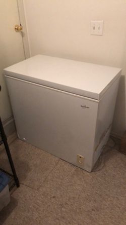 Koolatron 7 Cu. Ft. Chest Freezer – Clean & Works Great