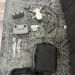 DJI Mini 2 Fly More Combo (BROKEN CAMERA)